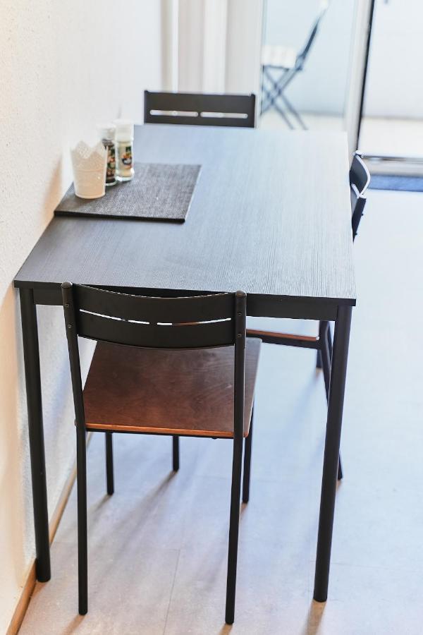 N2 Centrally Located 3-Room Apartment With Balcony Or Individual Rooms Karlsruhe Ngoại thất bức ảnh