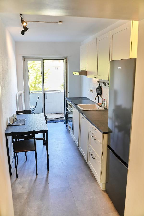 N2 Centrally Located 3-Room Apartment With Balcony Or Individual Rooms Karlsruhe Ngoại thất bức ảnh