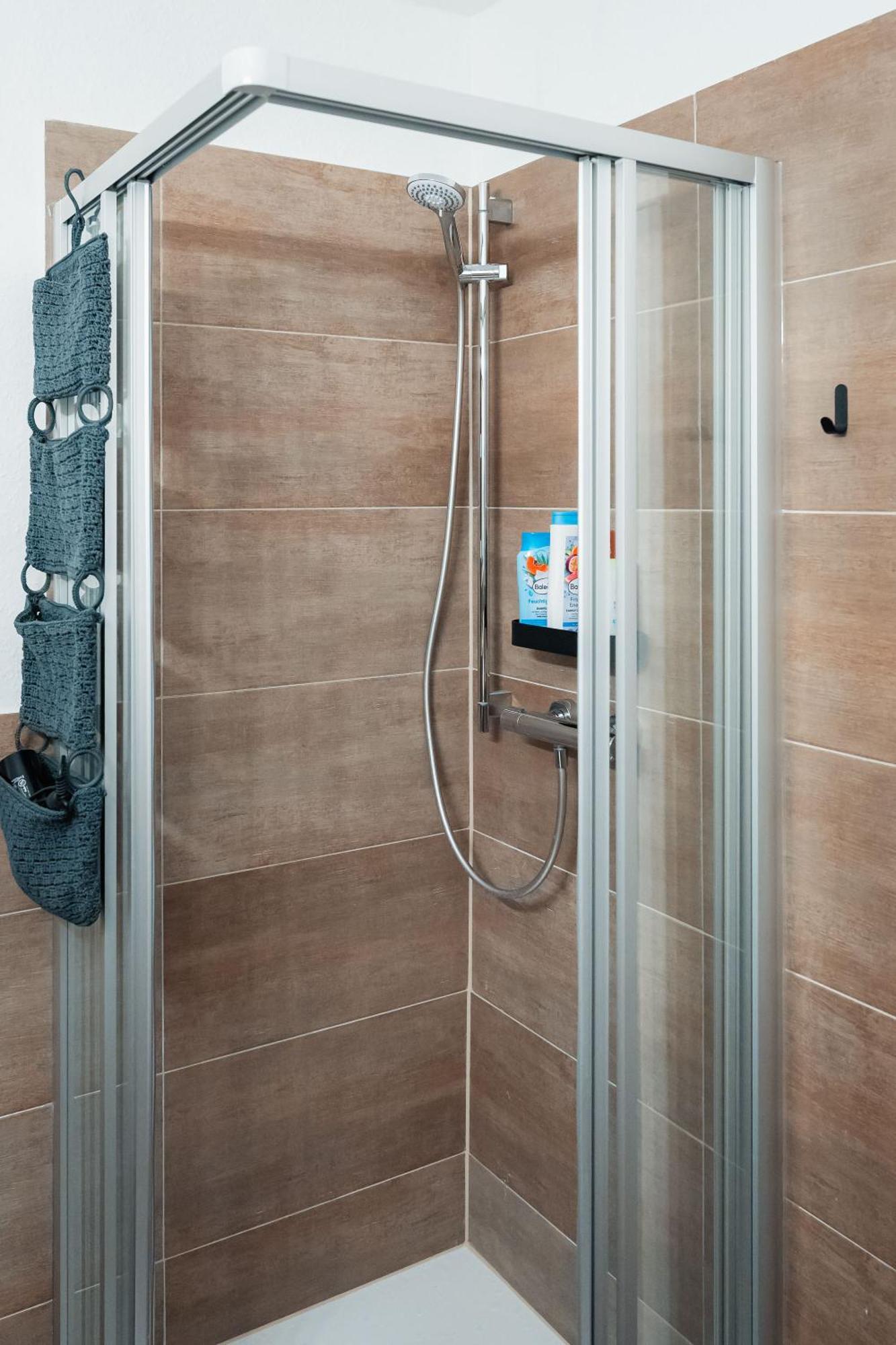 N2 Centrally Located 3-Room Apartment With Balcony Or Individual Rooms Karlsruhe Ngoại thất bức ảnh