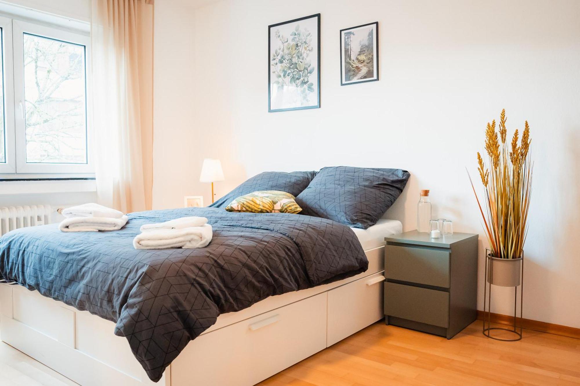 N2 Centrally Located 3-Room Apartment With Balcony Or Individual Rooms Karlsruhe Ngoại thất bức ảnh